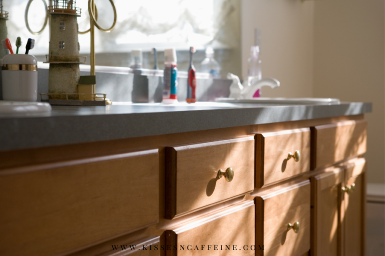 Picture of a bathroom vanity